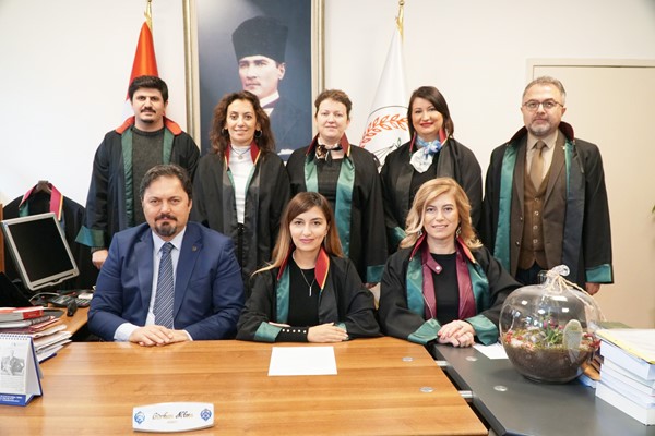 Seçme ve seçilme hakkı verilişinin yıldönümünde kadınlar hala eşit yurttaş değil!