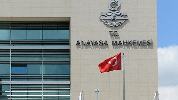 Anayasa Mahkemesi, yerinde bir kararla OHAL yasası hükümlerini iptal etti