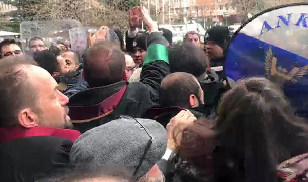 24 Ocak Tehlikedeki Avukatlar Günü'nde Ankara'da meslektaşlarımıza yapılan saldırıyı kınıyoruz