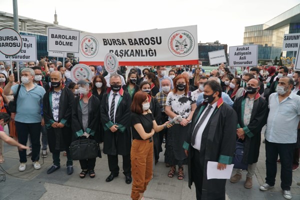Bursa Barosu, Kent Meydanı'ndan haykırdı: Susmadık, susmayacağız!