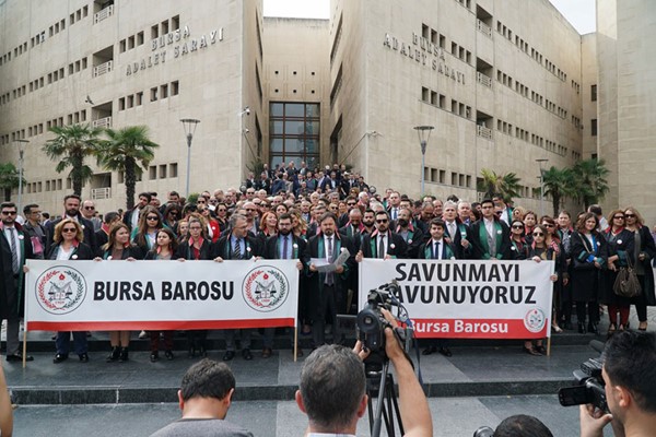 Avukatların Sesini Kısmak İçin...