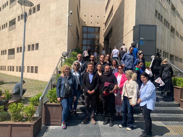 Alevilere hakaret eden din bilgisi öğretmeninin yargılanmasına başlandı