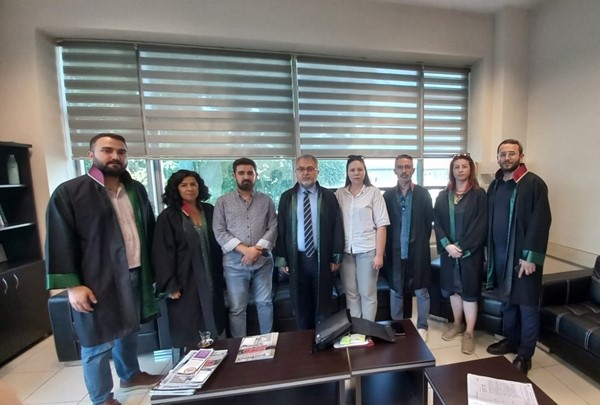 İnegöl'de iki avukatı silahla yaralayan şahsın yargılanmasına başlandı