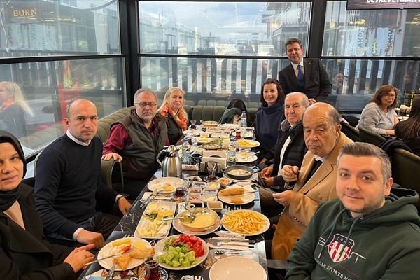 İnegöl'de meslektaşlarımızla kahvaltıda buluştuk