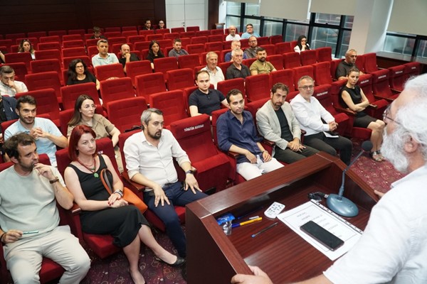 "Emeğin Hukuku" konferansı yapıldı