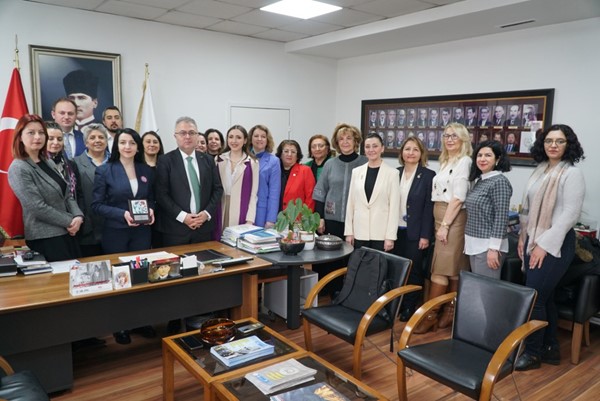 Güçlü Kadın Başarı Ödülü, Kadın Cinayetlerini Durdurma Platformu'na