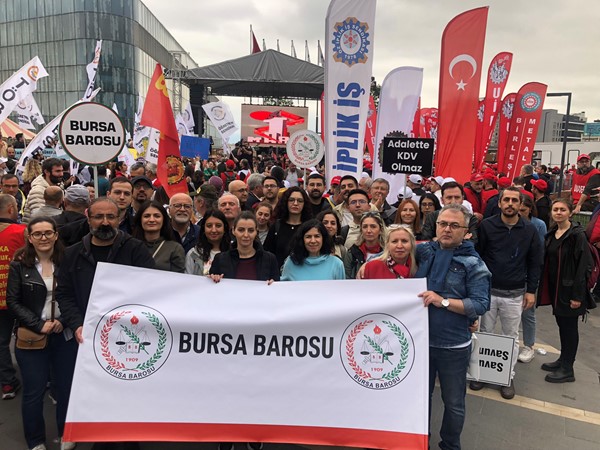Bursa Barosu 1 Mayıs Emek ve Dayanışma Günü'nde meydanlardaydı