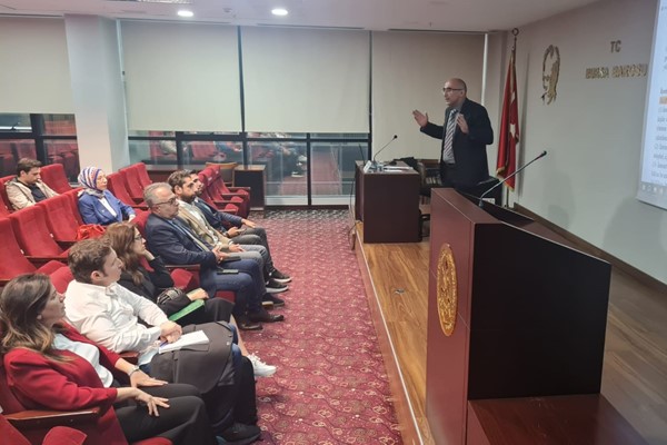 “İnternet Yoluyla Kişilik Haklarının İhlali”  konferansı yapıldı