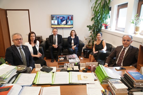 Komisyon Başkanı Bilen'den Baro'ya iadei ziyaret