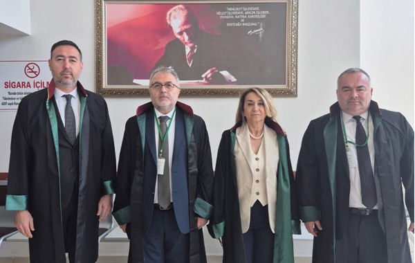 Öztosun, Ekrem İmamoğlu' nun duruşmasına katıldı.
