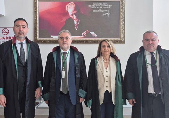 Öztosun, Ekrem İmamoğlu' nun duruşmasına katıldı.