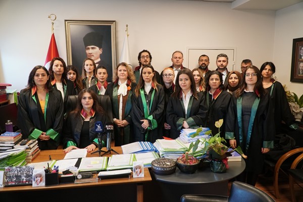 Bursa Barosu Kadın Hakları Merkezi: Kadınlar yaşayacak, şiddet duracak!