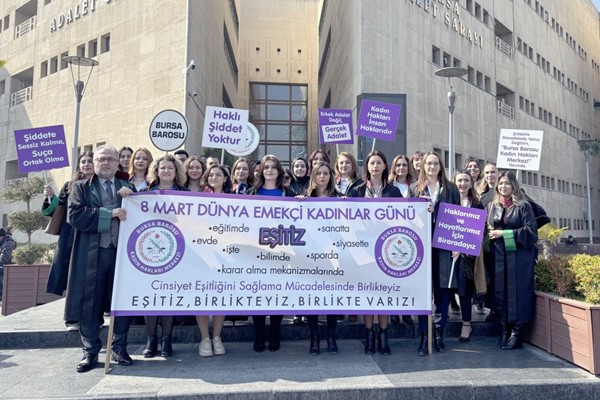 “Kadını aile içindeki rolüne hapseden ve eşitsizliği arttıran bu anlayışa karşı çıkıyoruz”