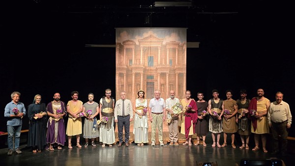 Tiyatro Advocato'dan 20. yılda 20. oyun: Bir Efes Masalı sahnede