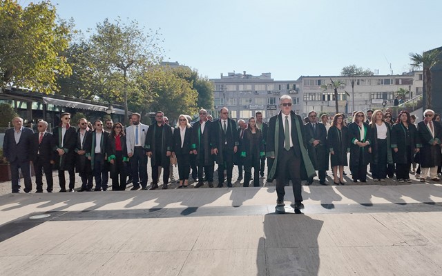 “Cumhuriyet'in sorunlarının çözümü Cumhuriyet'i demokrasiyle tamamlamak, hukukla güçlendirmekten geçer”