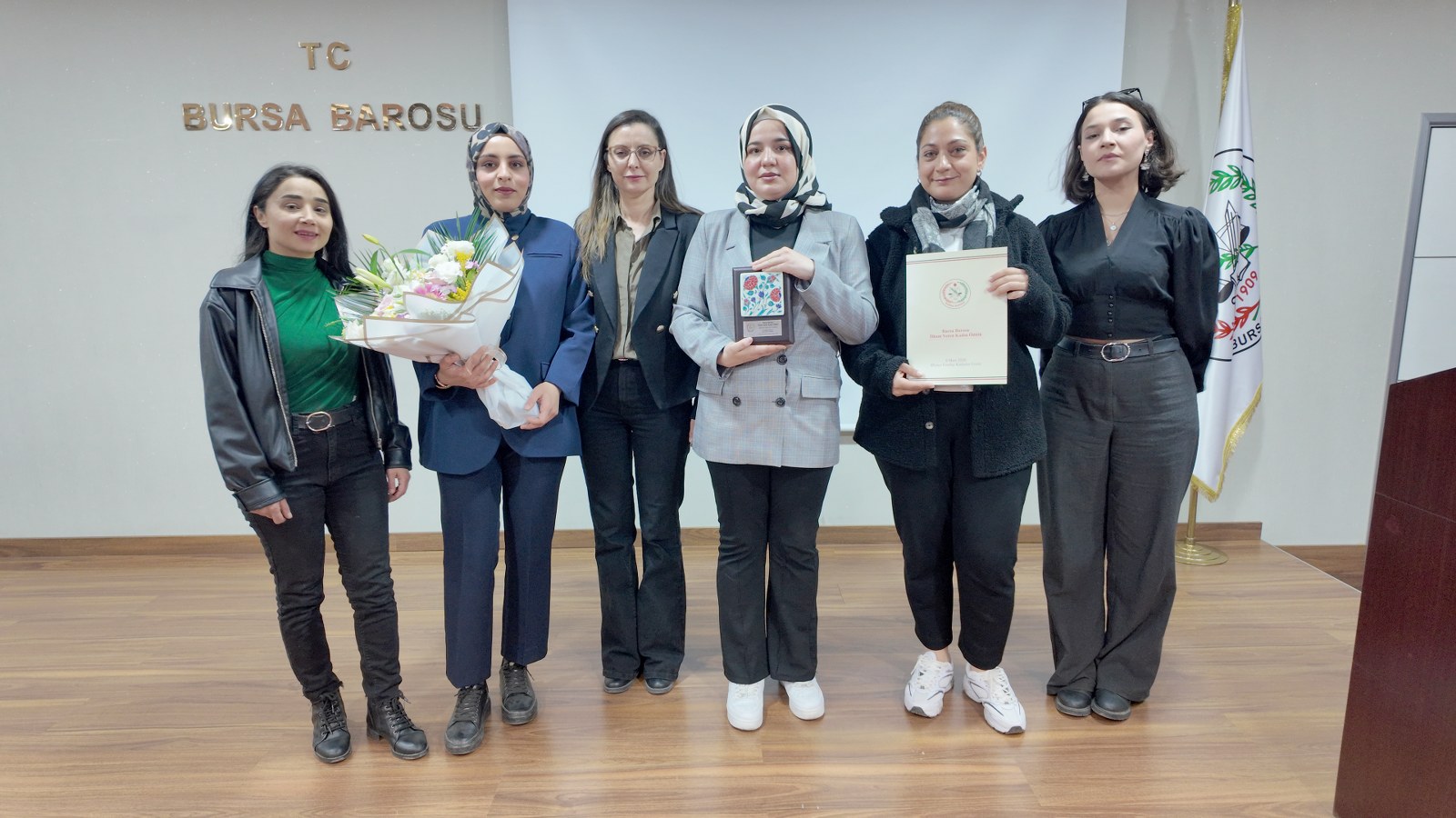 Bursa Barosu'nun “İlham Veren Kadınlar” ödülü bu yıl Migros depo işçisi kadınların