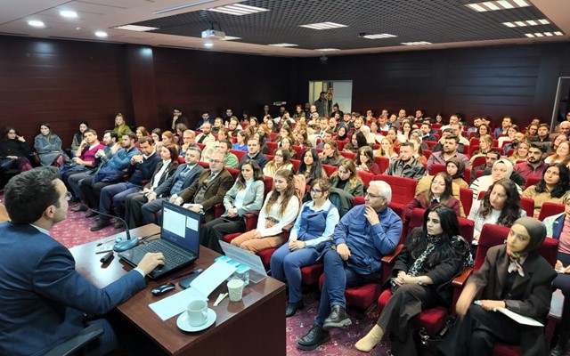 "İş Hukukunda Haklı Fesih Halleri" söyleşisine büyük ilgi