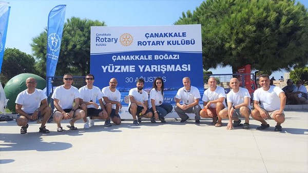 Çanakkale Rotary Kulübü'nce Düzenlenen Yüzme Yarışması