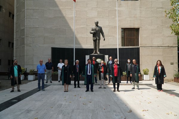 Bursa Barosu 30 Ağustos Zaferi'ni Atatürk'ün huzurunda kutladı