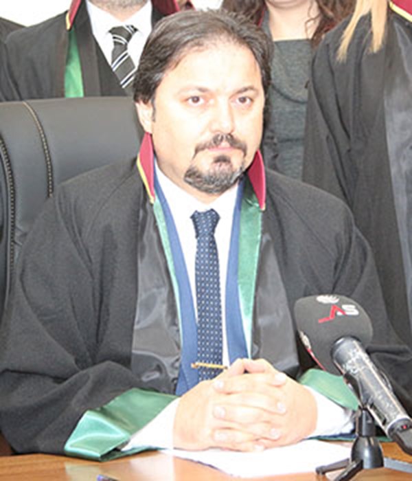 OHAL, zamanla muhalifleri sindirmek, hak ve özgürlükleri kısıtlamak için kullanılır olmuştur