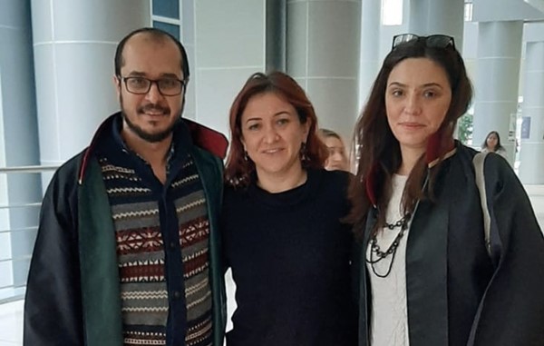 Av. Heval Yıldız Karasu davasında sanıklar hakim önünde avukatlara saldırdı