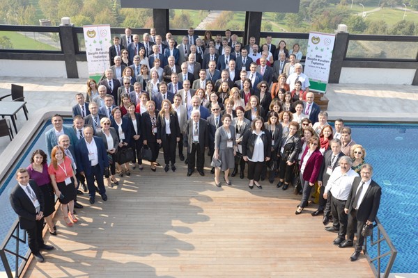 Bursa Barosu ilki gerçekleştirdi: Baroların disiplin kurulları Bursa'da bir araya geldi