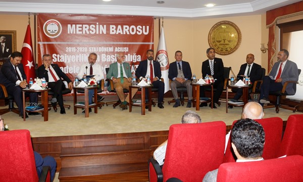 Altun, Mersin'de ‘Stajyerlikten Başkanlığa Mücadele Mesleği Avukatlık' panelinde konuştu