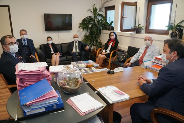 UÜ Hukuk'tan Baro'ya nezaket ziyareti