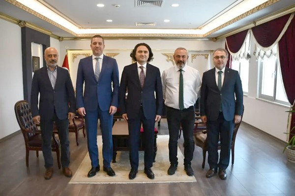 Öztosun, İzmir'de ziyaretler yaptı