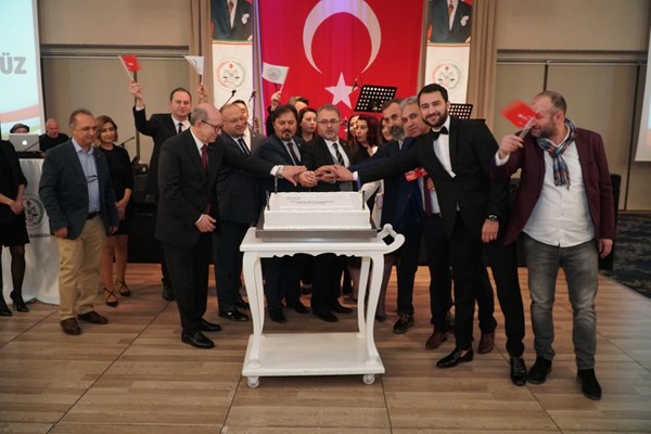 Bursa Barosu 5 Nisan Avukatlar Günü'nü erken kutladı