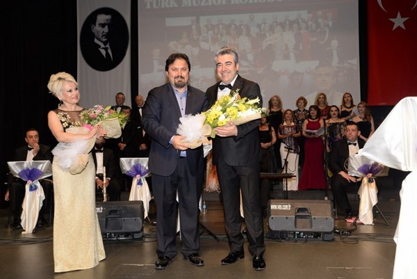 Bursa Barosu Türk Müziği Korosu Sahne Aldı