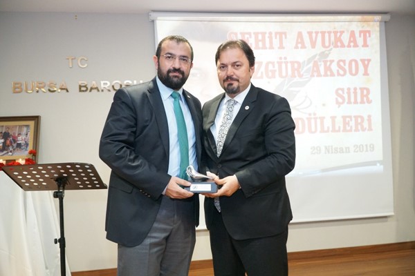 Av. Özgür Aksoy Şiir Ödülleri sahiplerine ulaştı