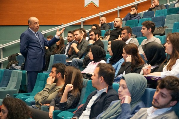 Av. Çelik “Sokrates'tan günümüze savunma ve savunma mesleği”ni anlattı