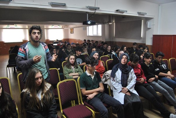 Emirsultan Anadolu Lisesi öğrencilerine geniş kapsamlı ders