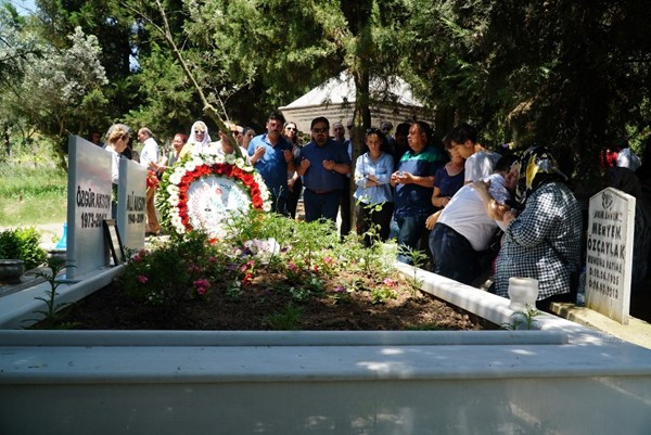 Av. Özgür Aksoy Mezarı Başında Törenle Anıldı